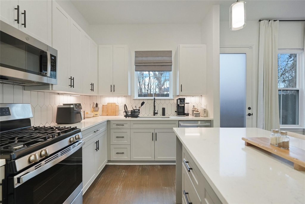 9902 Clark Road - Photo 6