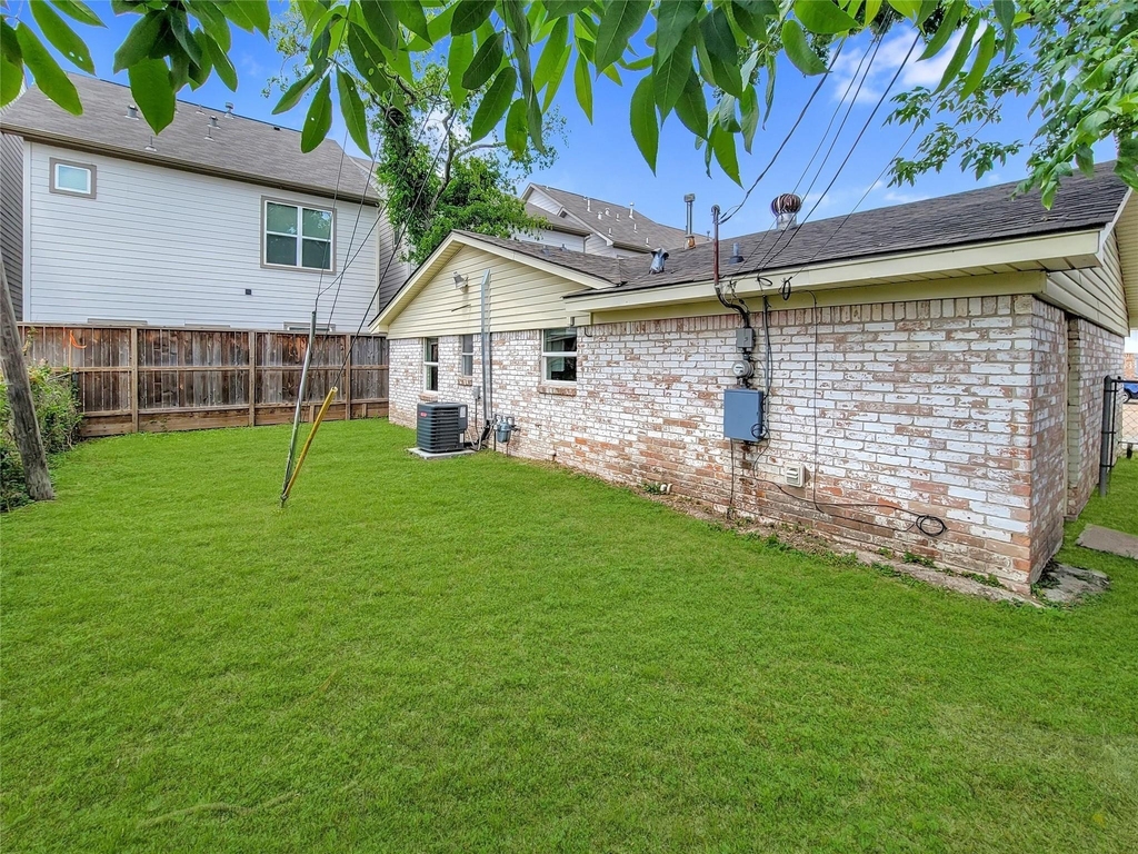 146 W Whitney Street - Photo 27