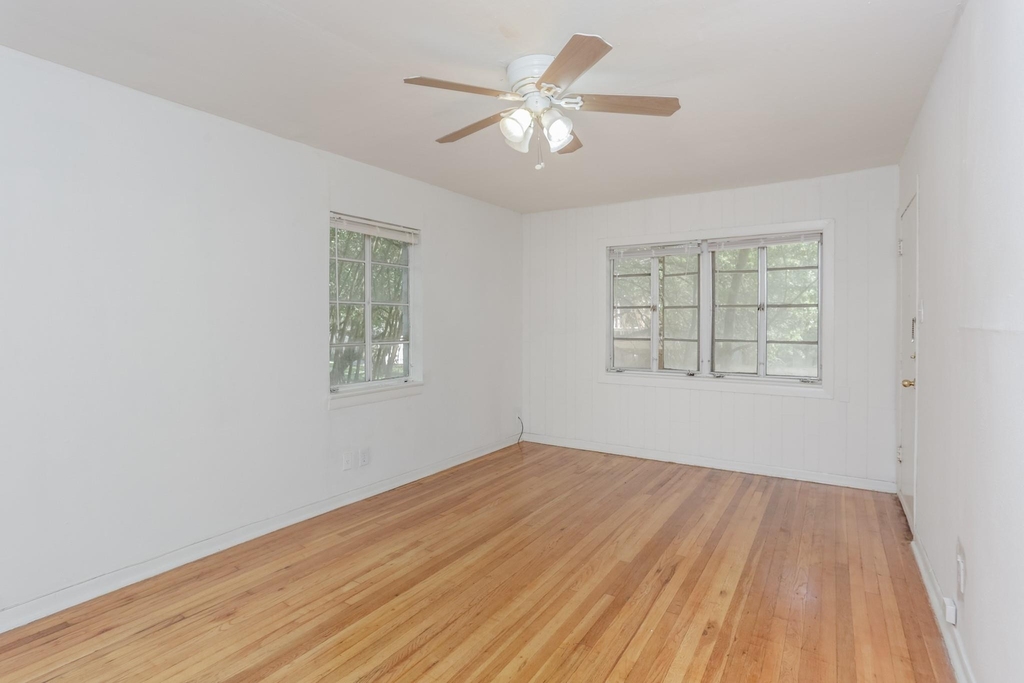 1828 W Main Street - Photo 4