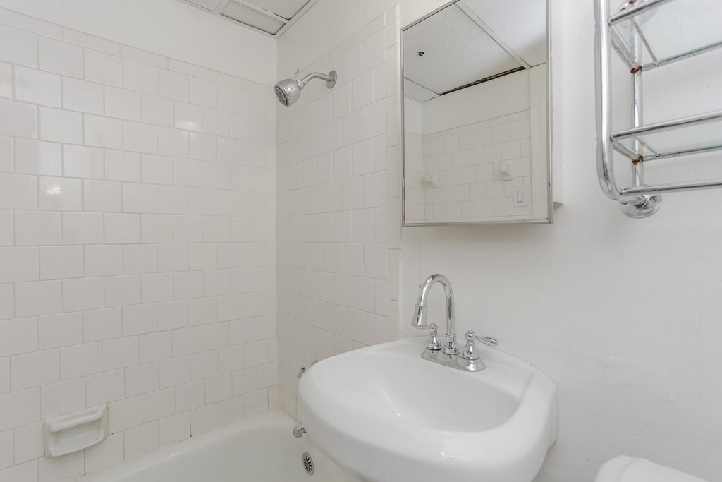1828 W Main Street - Photo 7
