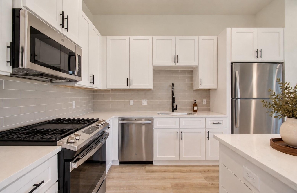 4425 Providence Street - Photo 7