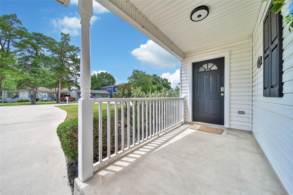 307 Lawrence Street - Photo 2