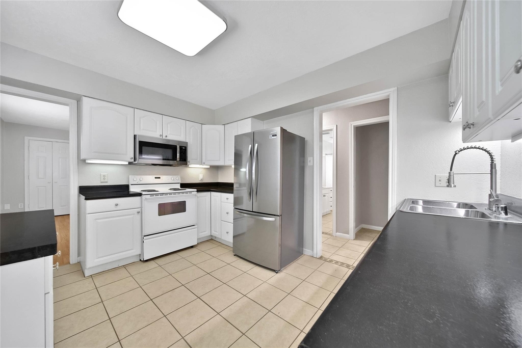 307 Lawrence Street - Photo 8
