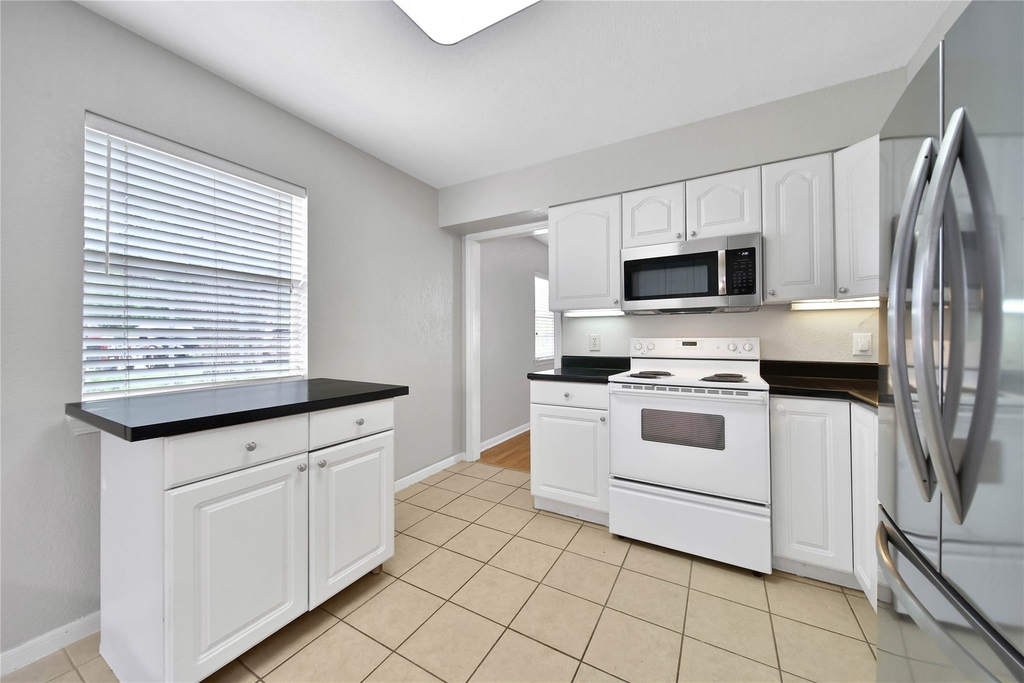 307 Lawrence Street - Photo 9