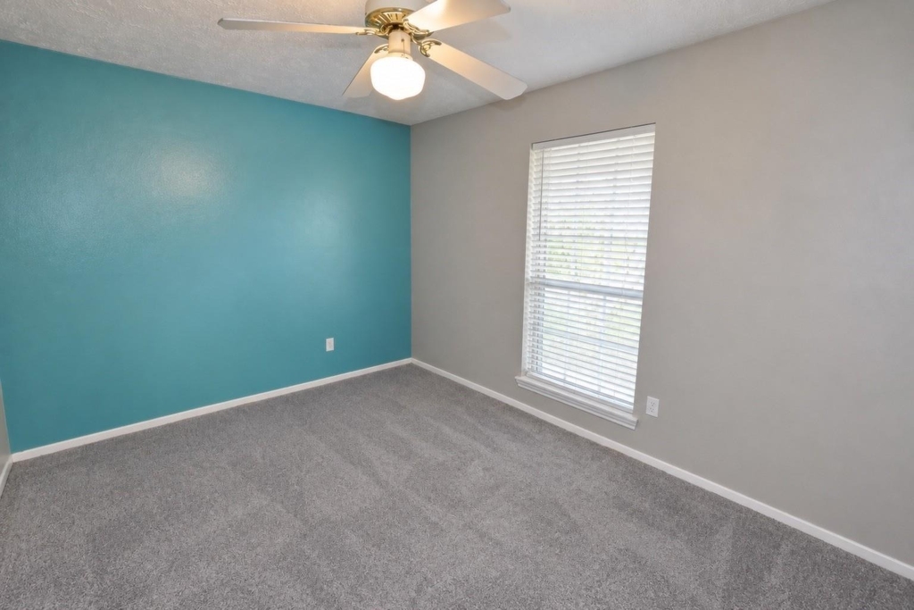 12034 Meadowdale Drive - Photo 14
