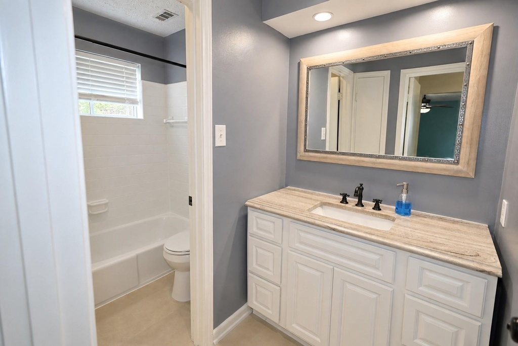 12034 Meadowdale Drive - Photo 13