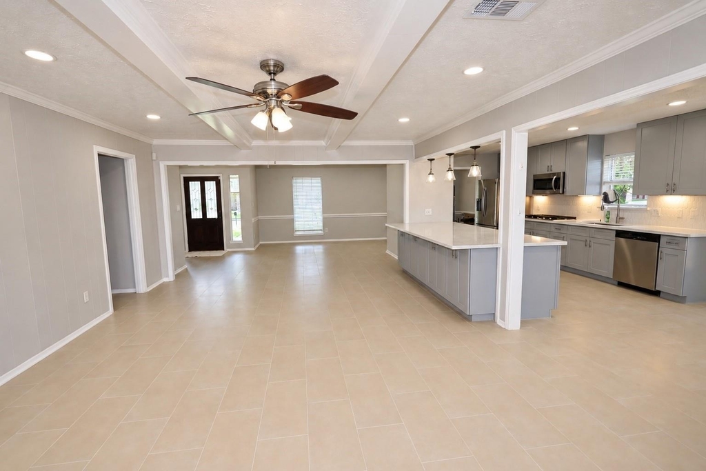 12034 Meadowdale Drive - Photo 3