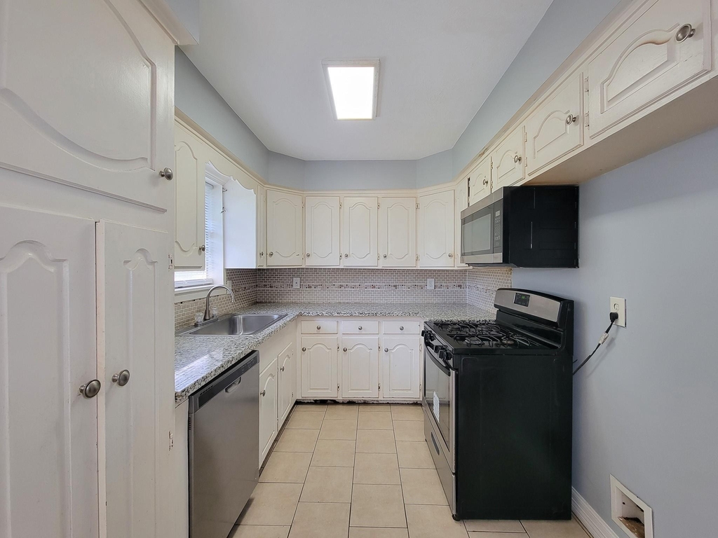 6109 Arthington Street - Photo 16