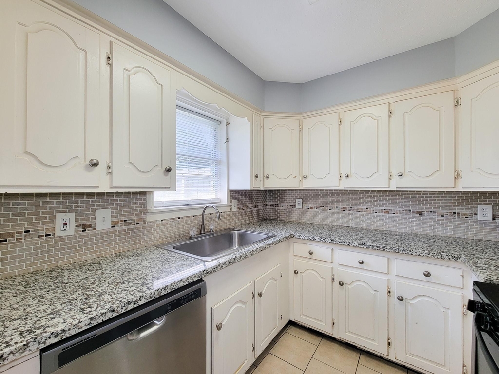 6109 Arthington Street - Photo 18