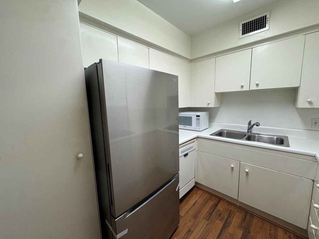 2600 Bellefontaine Street - Photo 2