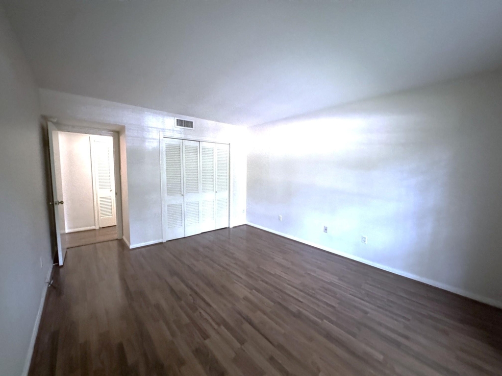 2600 Bellefontaine Street - Photo 16