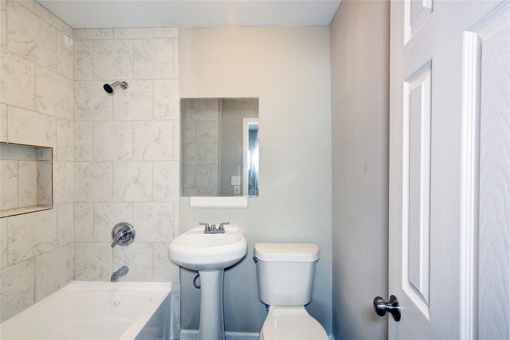 5406 Bataan Road - Photo 15