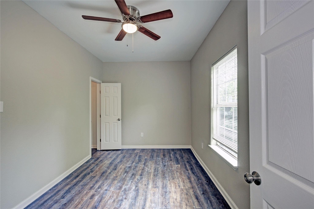 5406 Bataan Road - Photo 17