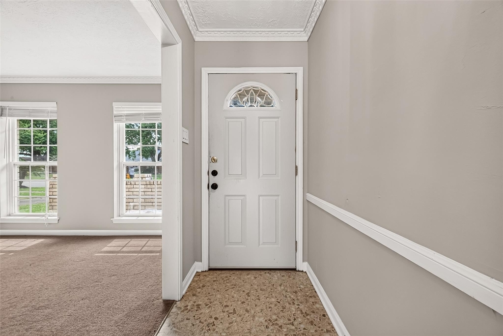 11710 N Petersham Drive - Photo 2