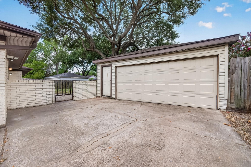 11710 N Petersham Drive - Photo 41