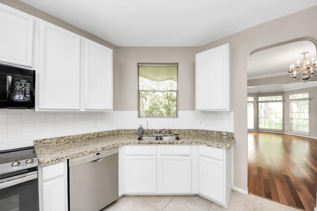 4615 Jaymar Drive - Photo 15