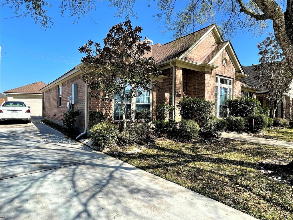 1854 Silent Shore Court - Photo 2