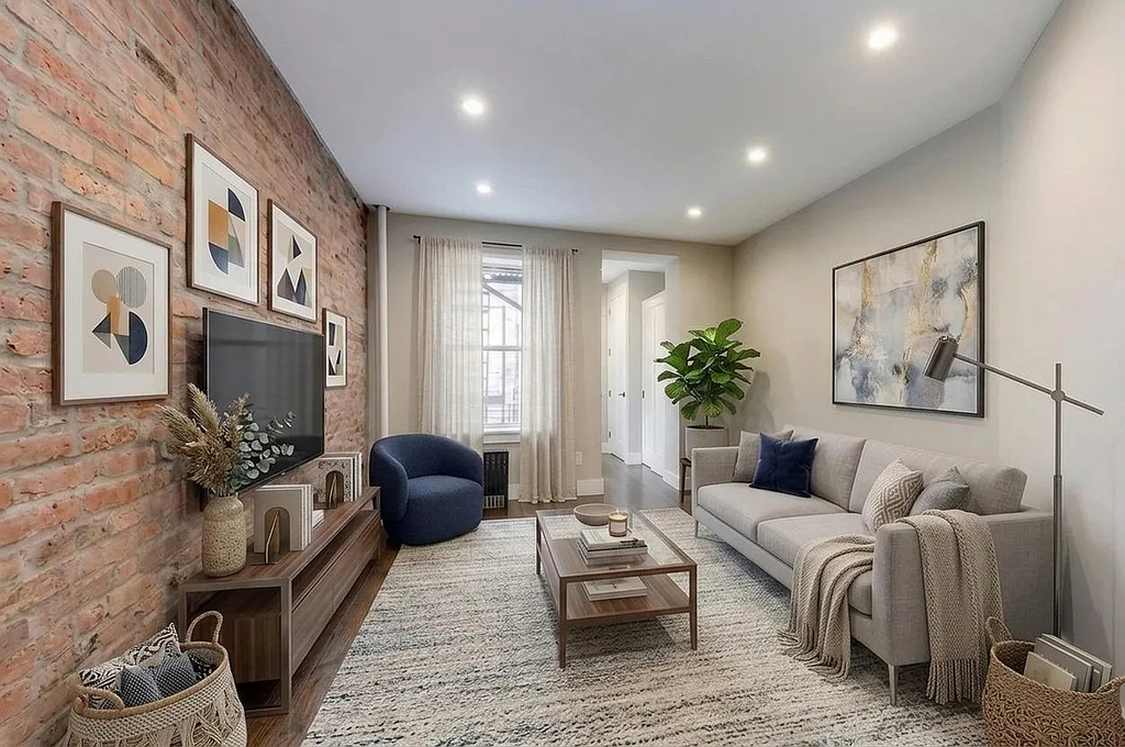435 East 9th Street - Photo 0