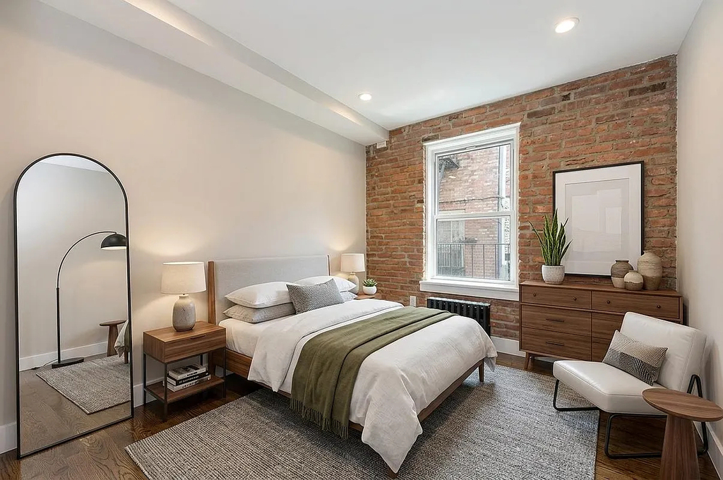 435 East 9th Street - Photo 1