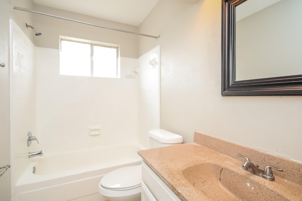2710 Village Court - Photo 11