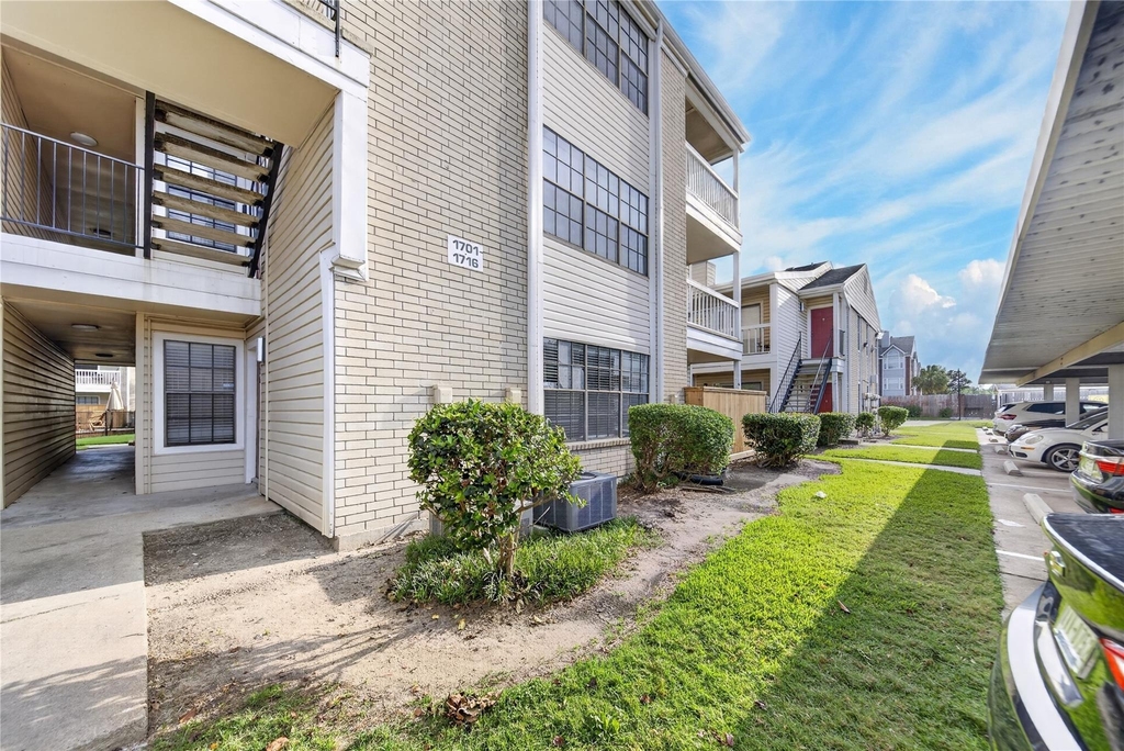 2750 Holly Hall Street - Photo 4