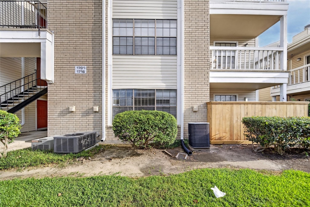 2750 Holly Hall Street - Photo 2