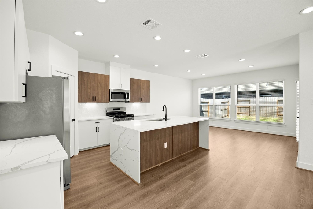 2708 Sunrise Breeze Drive - Photo 10