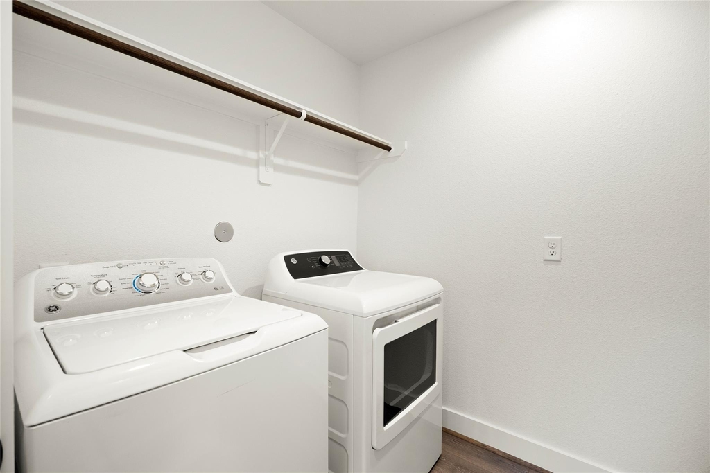 2708 Sunrise Breeze Drive - Photo 30