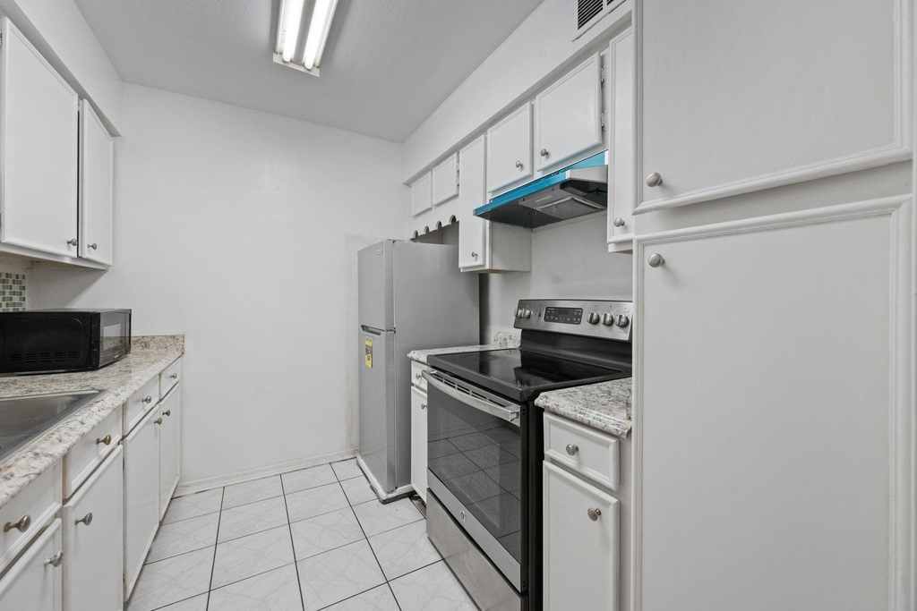 4649 Wild Indigo Street - Photo 8