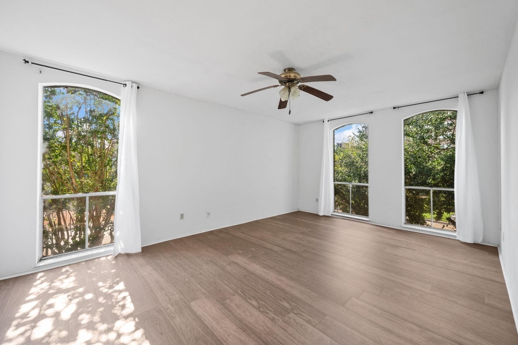 4649 Wild Indigo Street - Photo 4