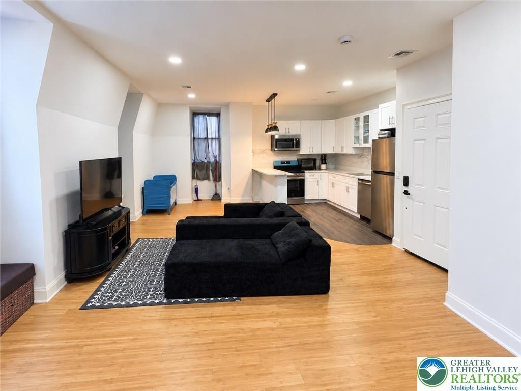 701 Main Street - Photo 2