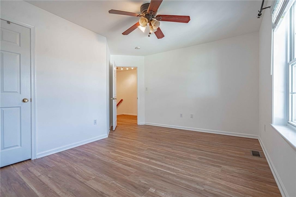 1427 Chelsea Avenue - Photo 24
