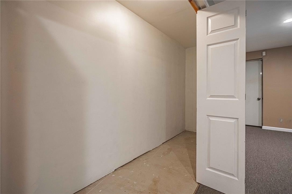 1427 Chelsea Avenue - Photo 32