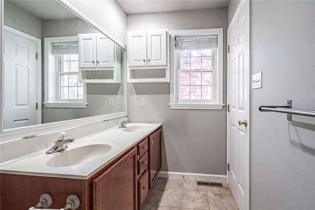 1427 Chelsea Avenue - Photo 21