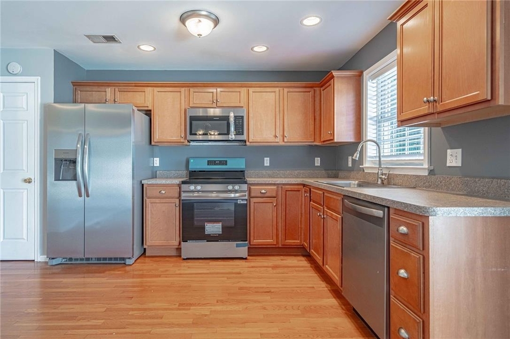 1427 Chelsea Avenue - Photo 10
