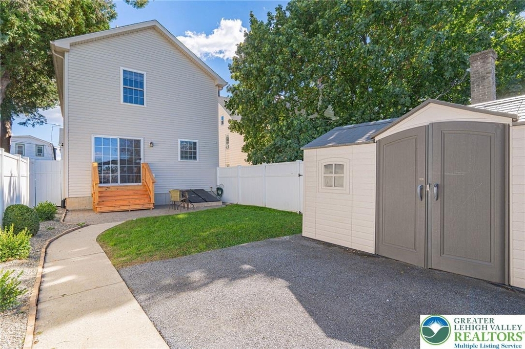 1427 Chelsea Avenue - Photo 37