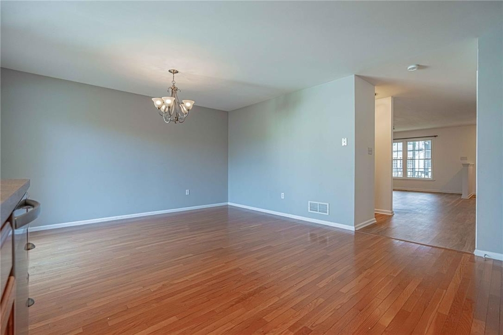 1427 Chelsea Avenue - Photo 12