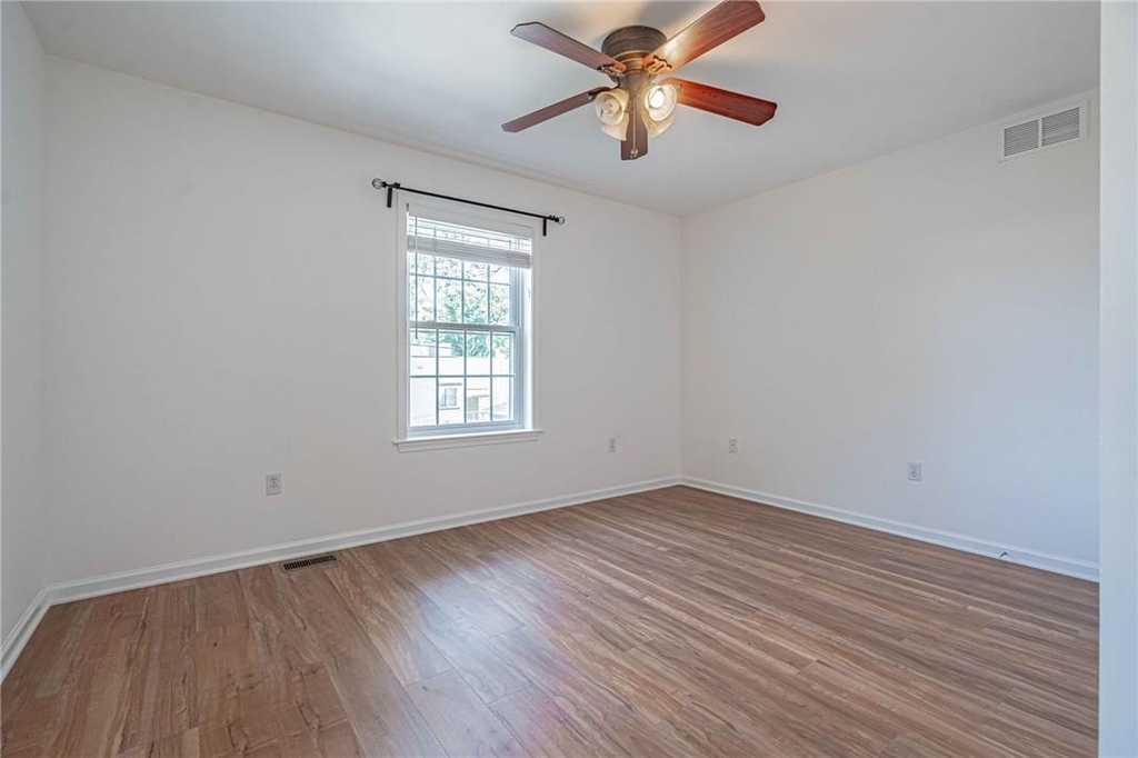1427 Chelsea Avenue - Photo 22