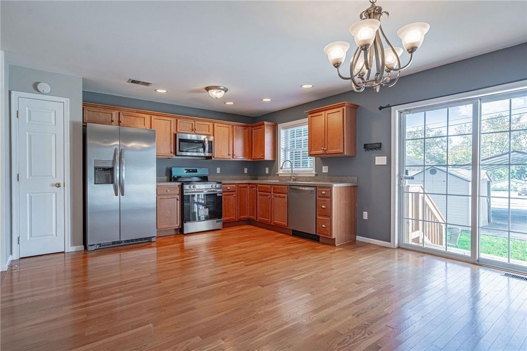 1427 Chelsea Avenue - Photo 9