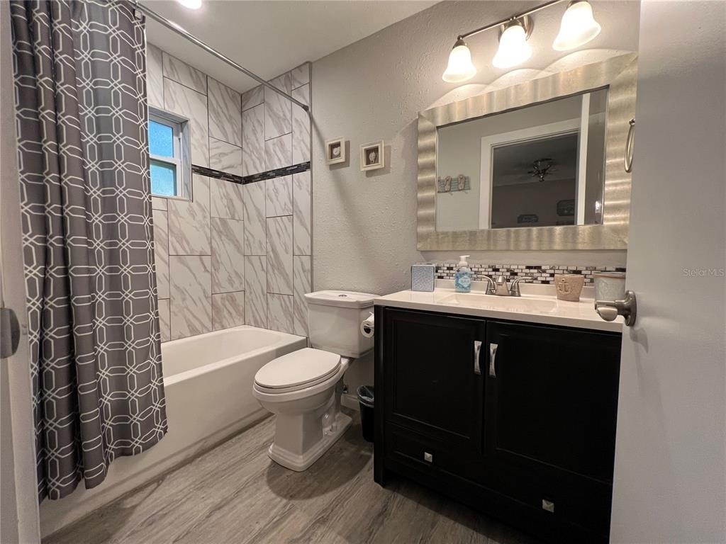 1404 N Saturn Avenue - Photo 16