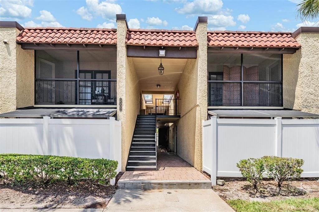 5306 W Kennedy Boulevard - Photo 0