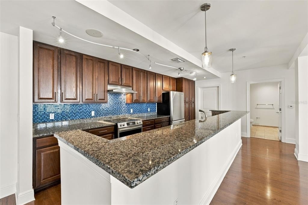 1227 E Madison Street - Photo 16