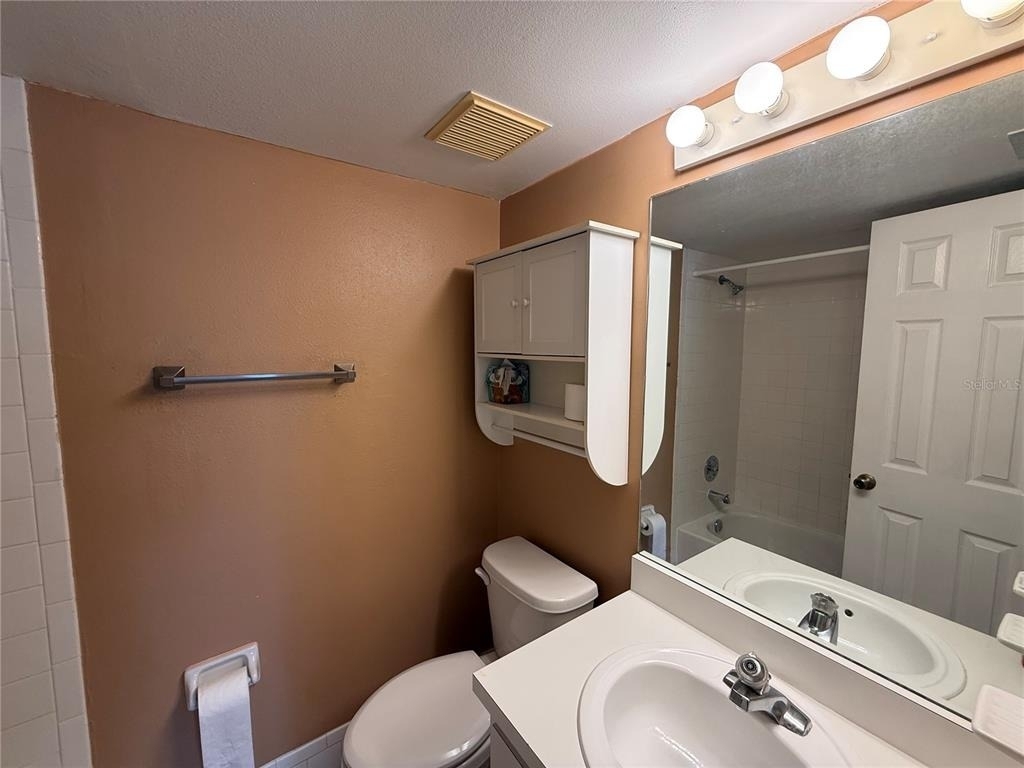 208 Cypress Court - Photo 18