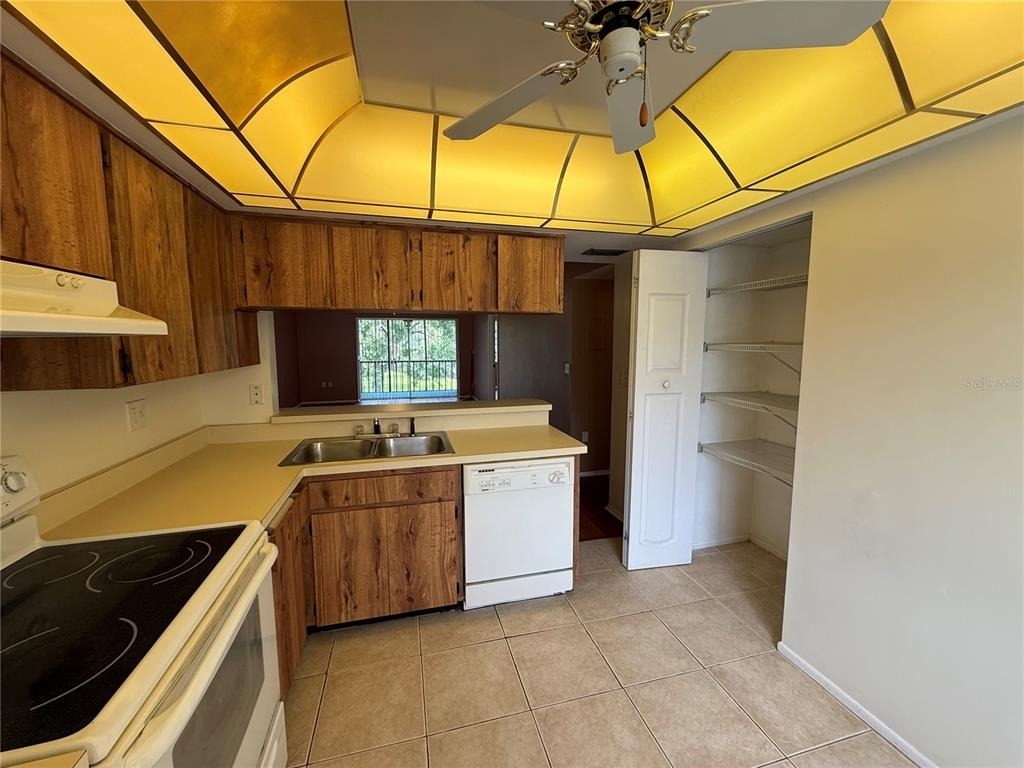 208 Cypress Court - Photo 8