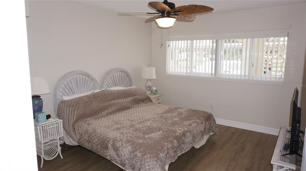 300 64th Avenue - Photo 14