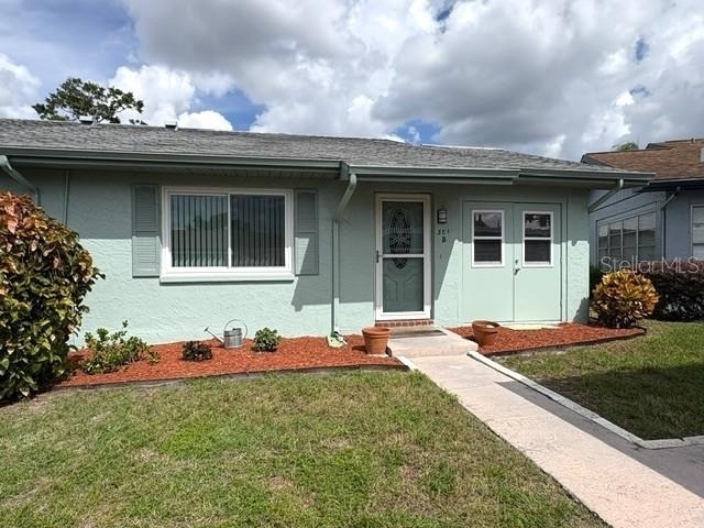 301 Friar Court - Photo 1