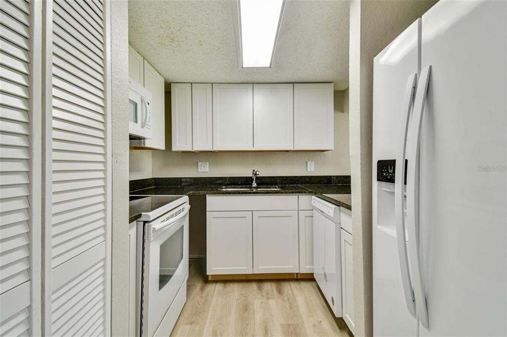 726 Haven Place - Photo 8