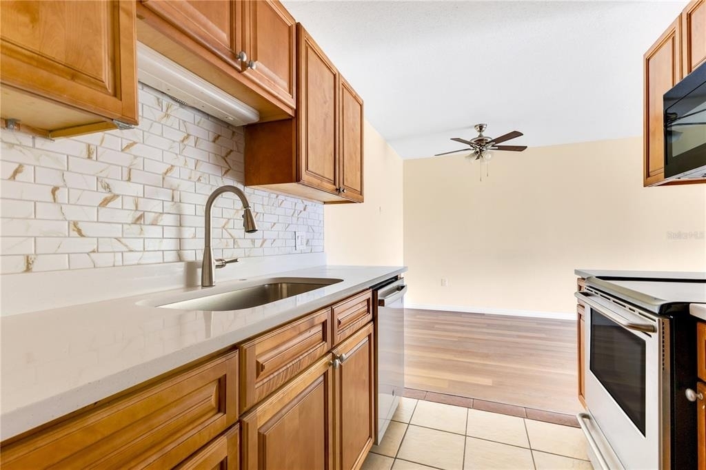 1695 Lee Road - Photo 3