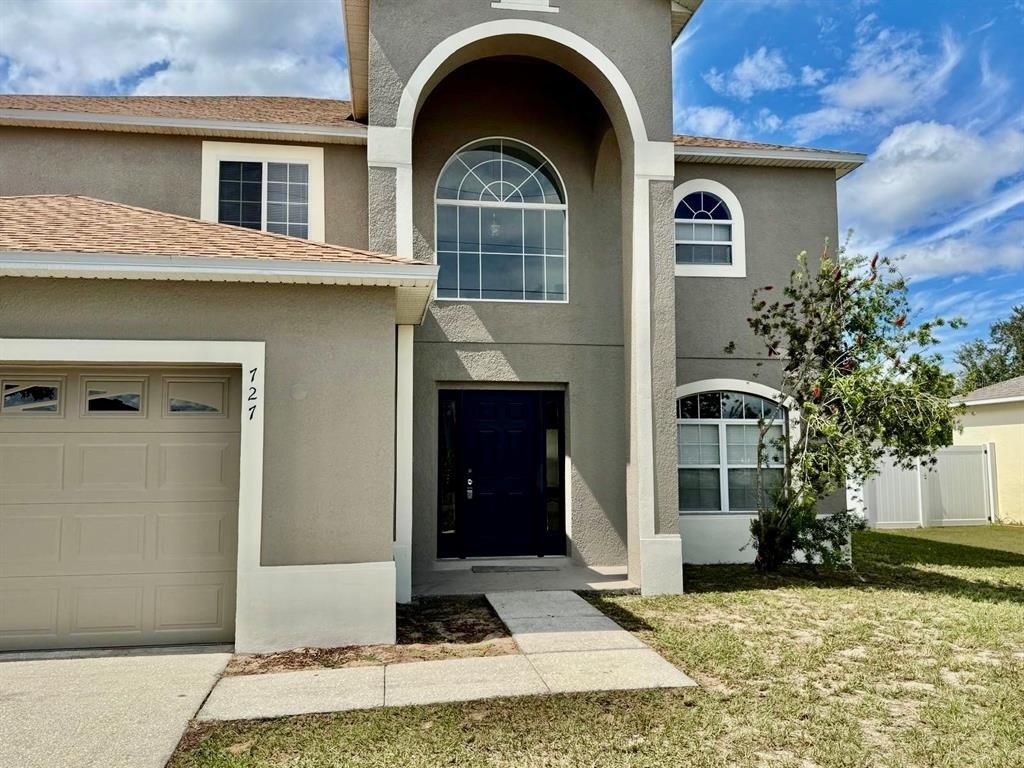 727 James Court - Photo 1