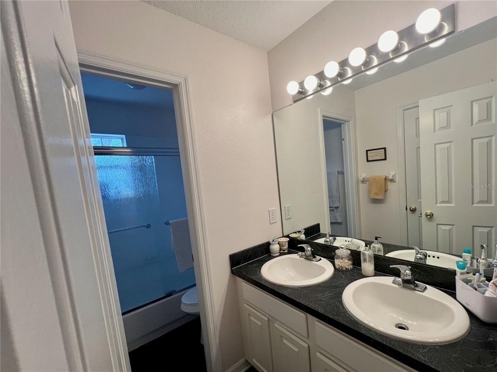 614 Nadina Place - Photo 18